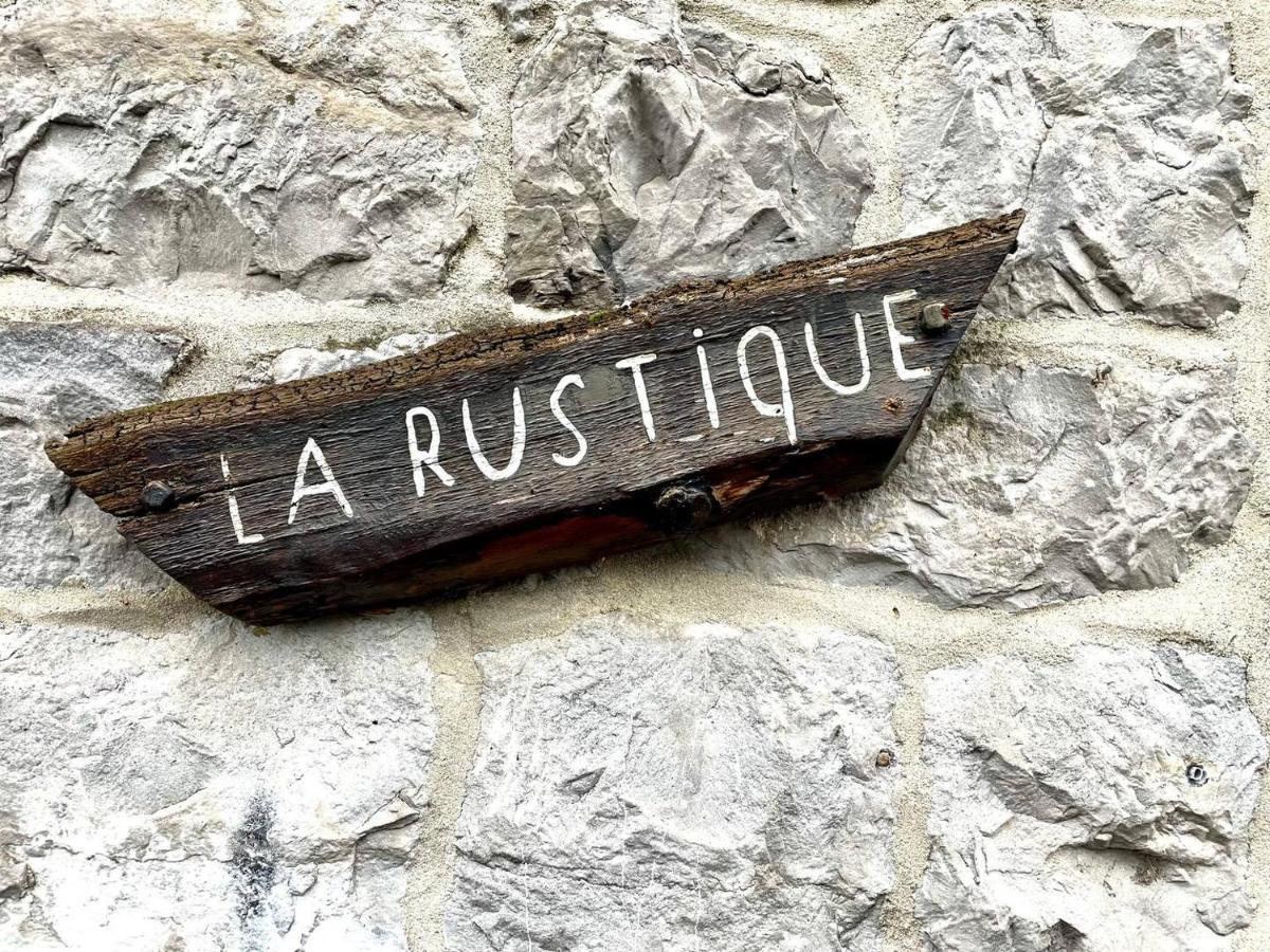 La Rustique Villa Dinant Exterior photo